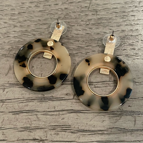 Ann Taylor Tortoise Statement Earrings - Picture 3 of 3